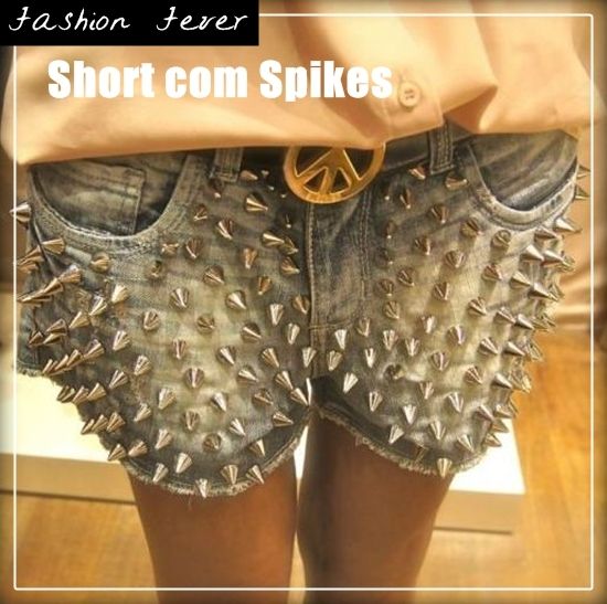 Short com spikes do 34 ao 44